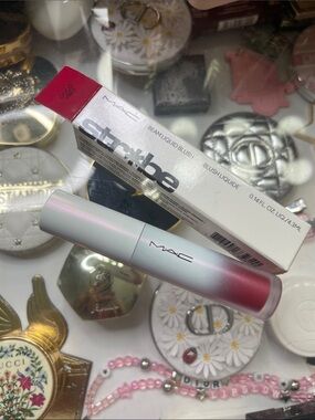 Mac strobe beam liquid blush in good vibes